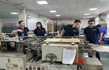 Hyundai (Jiangsu) Construction Machinery Co., Ltd. navštěvuje továrnu Headman